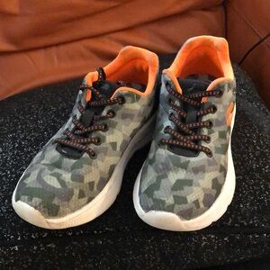 💜💜3 for $15💜💜Kids Camouflage Sneakers